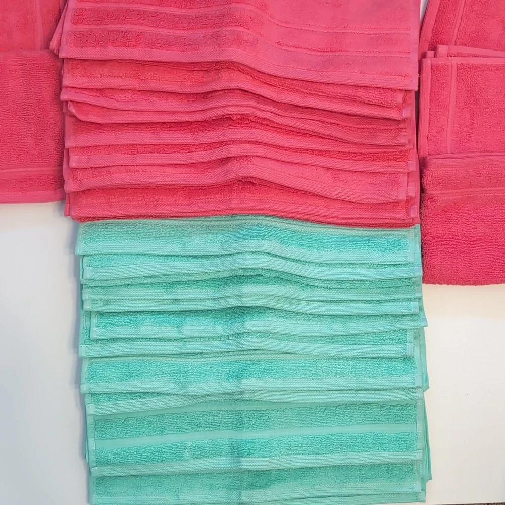 Set Of 17.Crown & Ivy Luxury Plush Hand towels & Wash Cloths.Coral Reef & Aqua.
